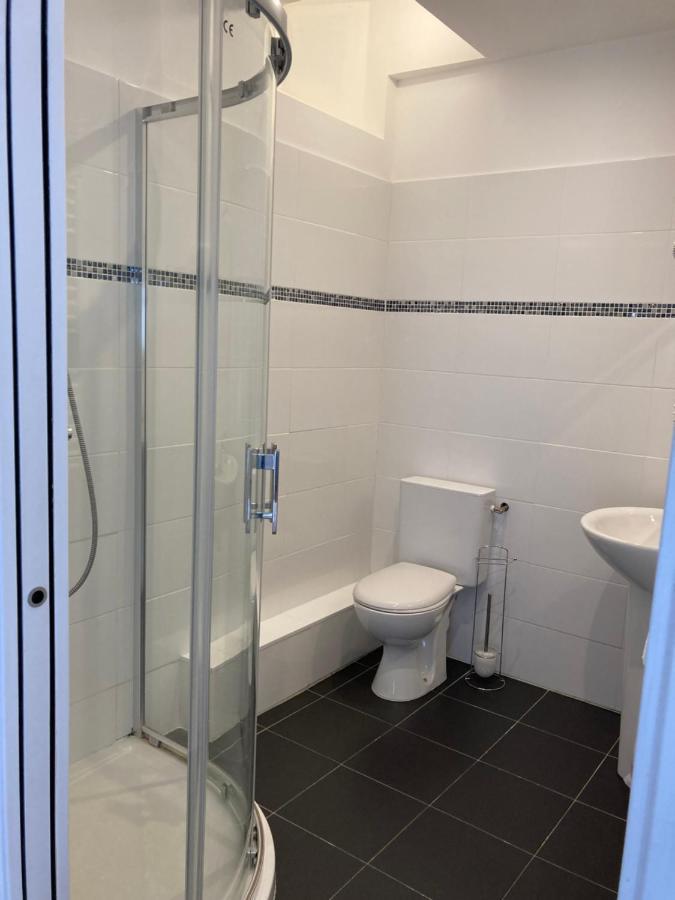 Hotel Le Saint Patrice Bayeux Bagian luar foto