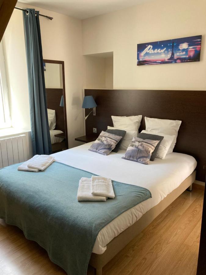 Hotel Le Saint Patrice Bayeux Bagian luar foto