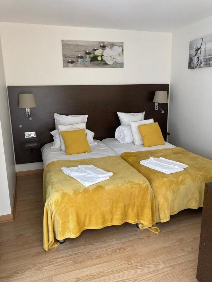 Hotel Le Saint Patrice Bayeux Bagian luar foto