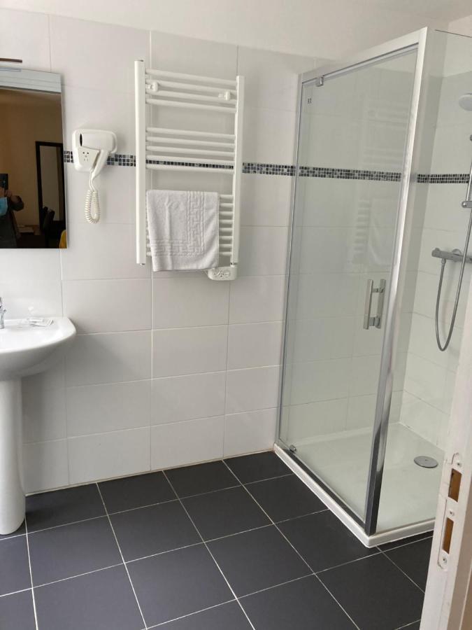 Hotel Le Saint Patrice Bayeux Bagian luar foto