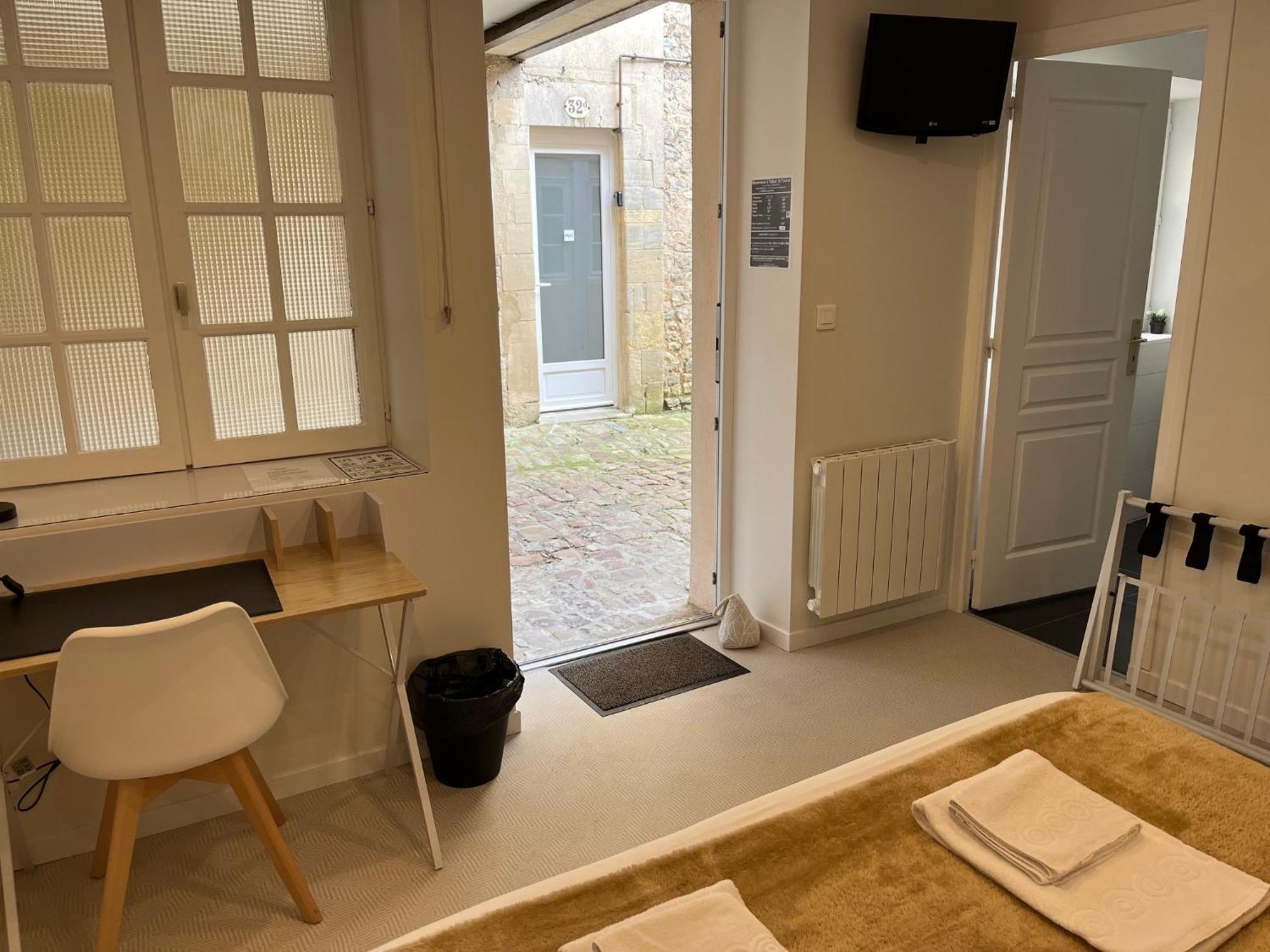 Hotel Le Saint Patrice Bayeux Ruang foto