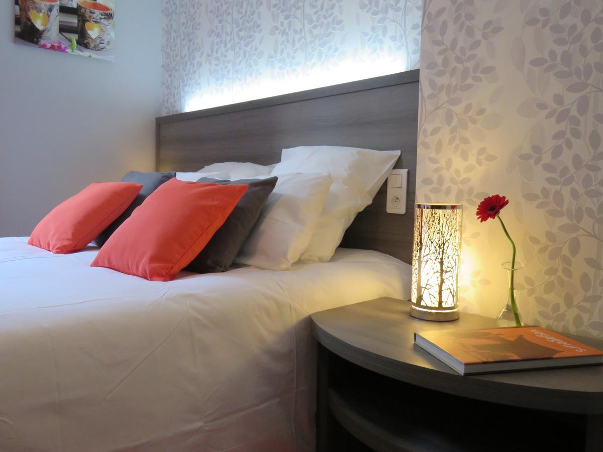 Hotel Le Saint Patrice Bayeux Bagian luar foto