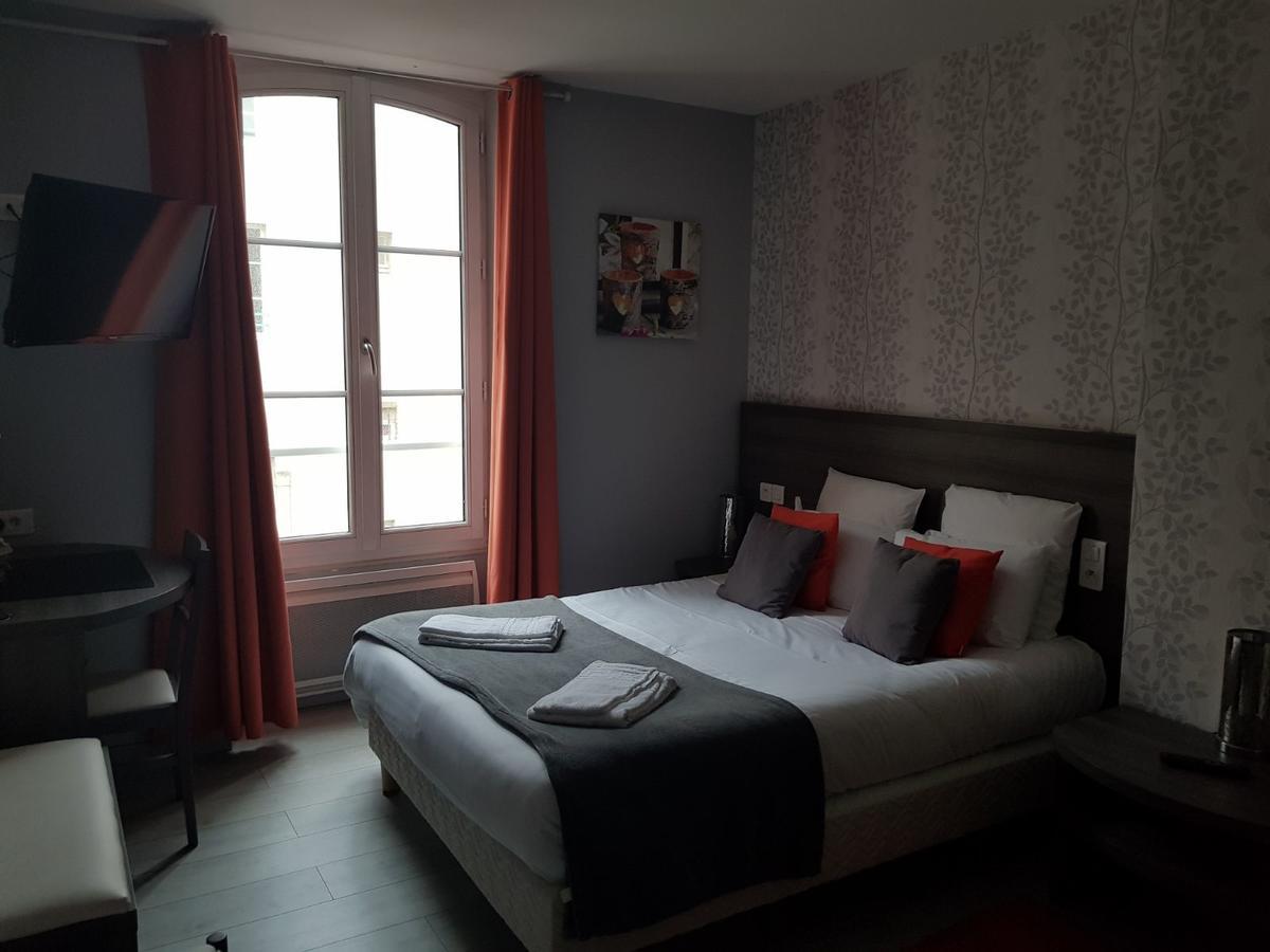 Hotel Le Saint Patrice Bayeux Bagian luar foto