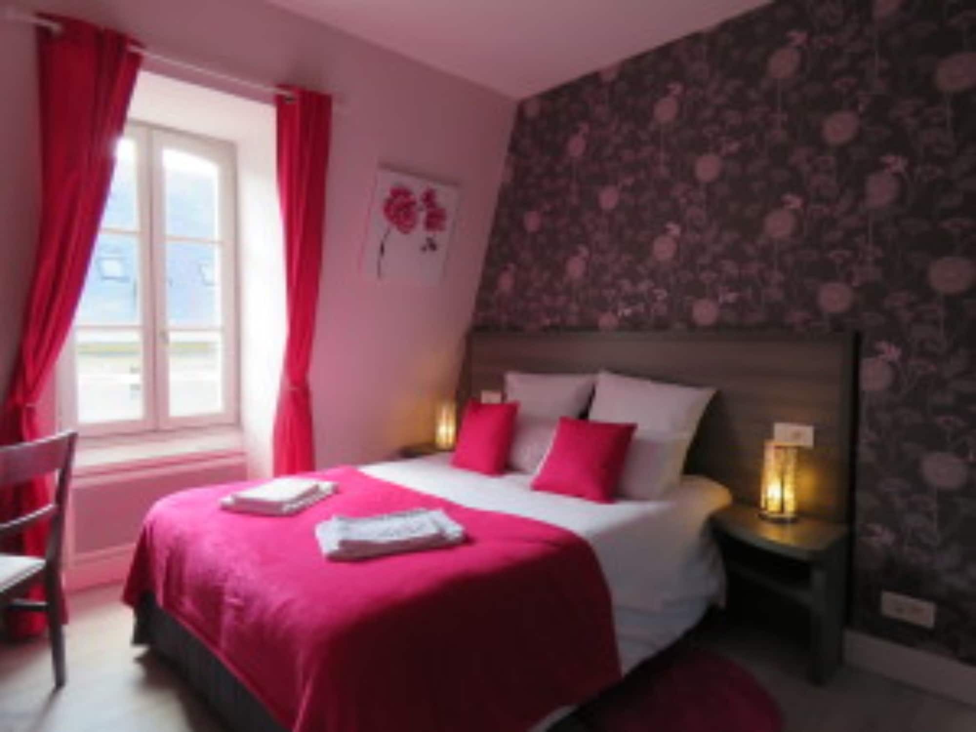 Hotel Le Saint Patrice Bayeux Bagian luar foto