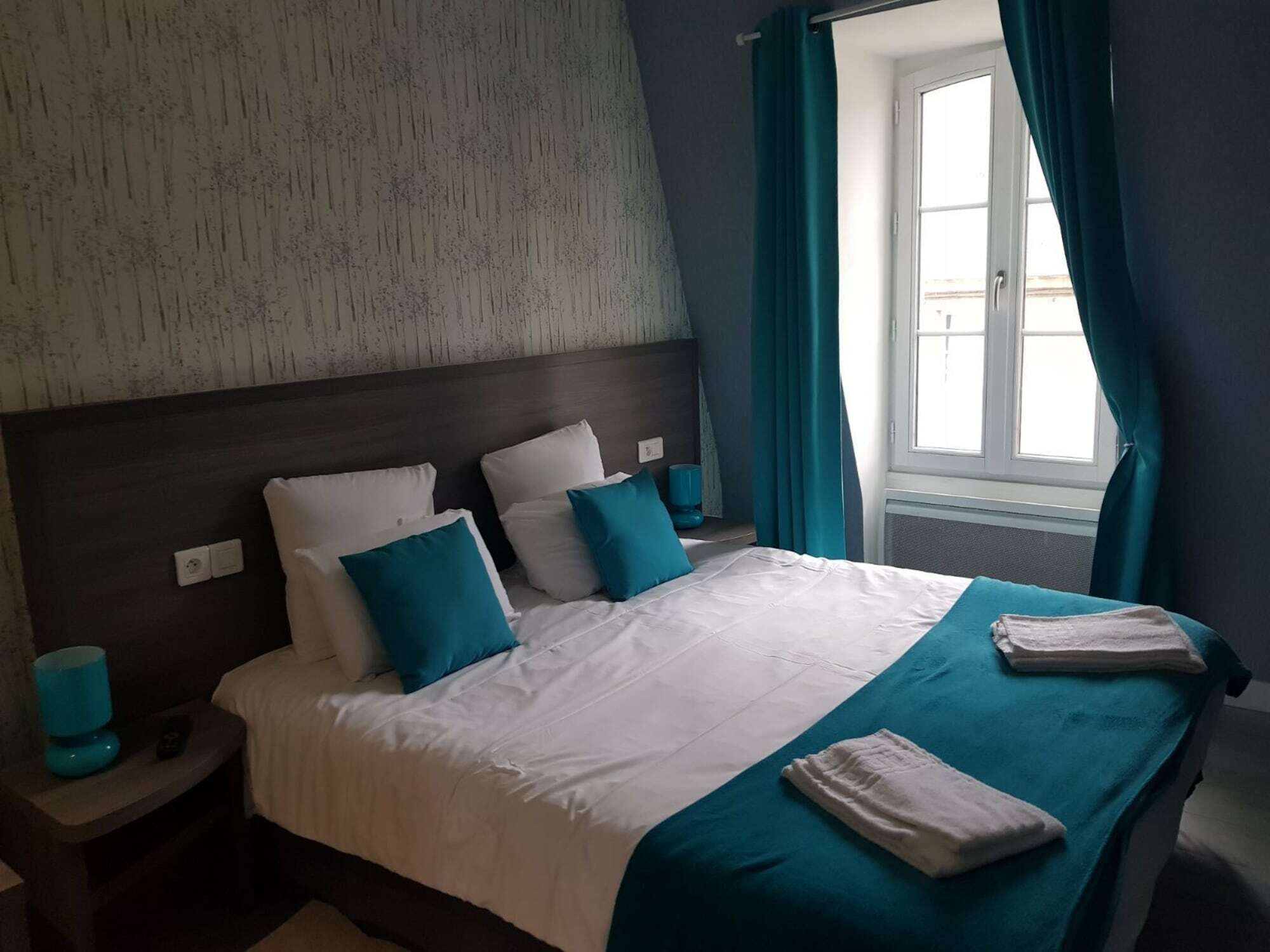 Hotel Le Saint Patrice Bayeux Bagian luar foto